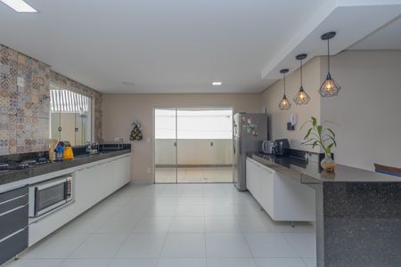 Casa à venda com 277m², 3 quartos e 3 vagas Casa à venda com 277m², 3 quartos e 3 vagasCozinha