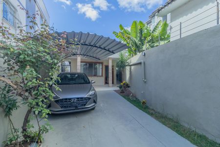 Casa à venda com 277m², 3 quartos e 3 vagas Casa à venda com 277m², 3 quartos e 3 vagasÁrea comum