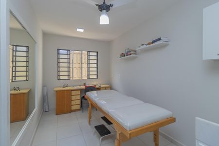 Casa à venda com 277m², 3 quartos e 3 vagas Casa à venda com 277m², 3 quartos e 3 vagasÁrea comum - Salão de beleza