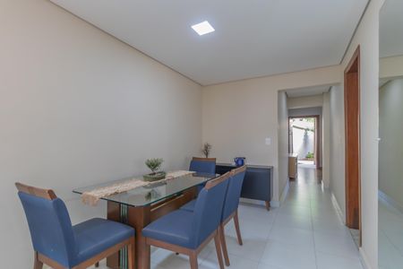 Casa à venda com 277m², 3 quartos e 3 vagas Casa à venda com 277m², 3 quartos e 3 vagasCopa