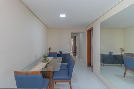 Casa à venda com 277m², 3 quartos e 3 vagas Casa à venda com 277m², 3 quartos e 3 vagasCopa