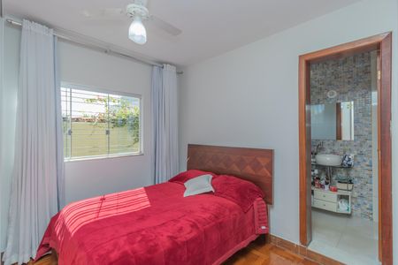 Casa à venda com 277m², 3 quartos e 3 vagas Casa à venda com 277m², 3 quartos e 3 vagasQuarto 3