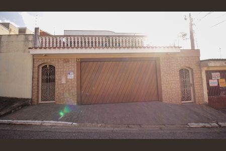 Casa à venda com 300m², 3 quartos e 2 vagasFachada