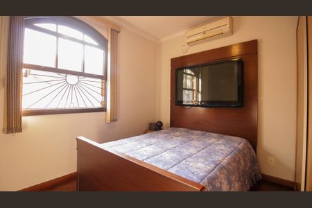 Casa à venda com 300m², 3 quartos e 2 vagasQuarto 2