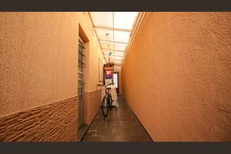 Casa à venda com 300m², 3 quartos e 2 vagasCorredor