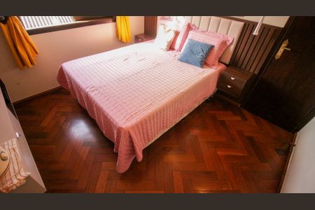 Casa à venda com 300m², 3 quartos e 2 vagasSuíte