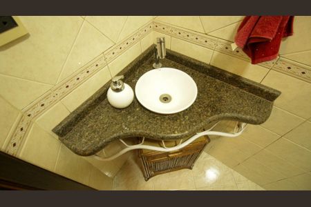 Casa à venda com 300m², 3 quartos e 2 vagasLavabo