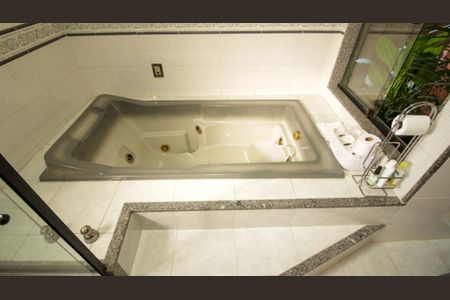 Casa à venda com 300m², 3 quartos e 2 vagasBanheiro da Suíte