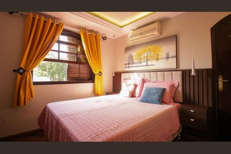 Casa à venda com 300m², 3 quartos e 2 vagasSuíte