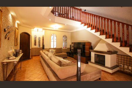 Casa à venda com 300m², 3 quartos e 2 vagasSala