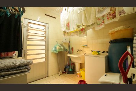 Casa à venda com 300m², 3 quartos e 2 vagasÁrea de Serviço