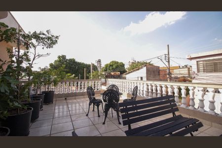 Casa à venda com 300m², 3 quartos e 2 vagasVaranda