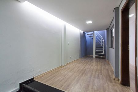Casa para alugar com 155m², 5 quartos e 1 vaga Casa para alugar com 155m², 5 quartos e 1 vagaSala 1