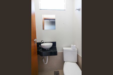 Casa para alugar com 155m², 5 quartos e 1 vaga Casa para alugar com 155m², 5 quartos e 1 vagaBanheiro Social 2