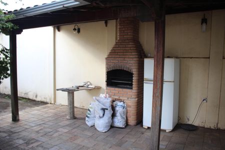 Casa à venda com 439m², 4 quartos e 4 vagasQuintal