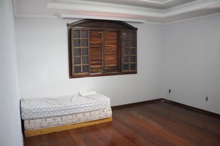 Casa à venda com 439m², 4 quartos e 4 vagasCobertura