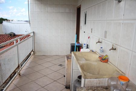 Casa à venda com 439m², 4 quartos e 4 vagasÁrea de Serviço