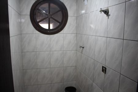 Casa à venda com 439m², 4 quartos e 4 vagasBanheiro 2