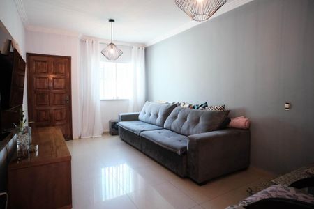 Casa à venda com 125m², 2 quartos e 2 vagasSala