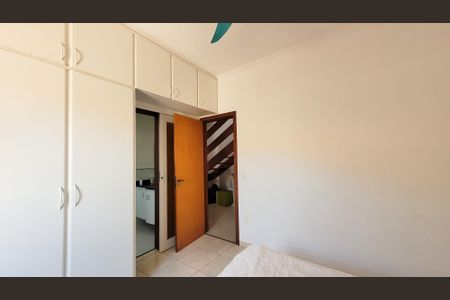 Casa à venda com 319m², 3 quartos e 7 vagasQuarto 2