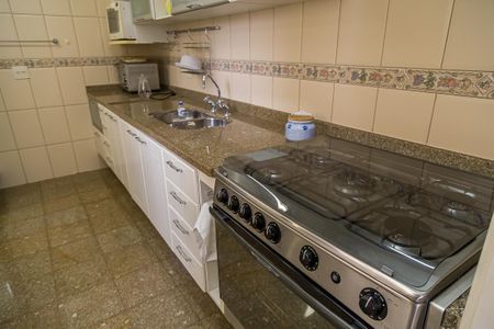 Apartamento à venda com 146m², 3 quartos e 3 vagas Apartamento à venda com 146m², 3 quartos e 3 vagasCozinha