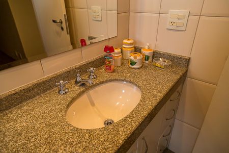 Apartamento à venda com 146m², 3 quartos e 3 vagas Apartamento à venda com 146m², 3 quartos e 3 vagasBanheiro Suíte 2