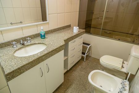 Apartamento à venda com 146m², 3 quartos e 3 vagas Apartamento à venda com 146m², 3 quartos e 3 vagasBanheiro Suíte 3