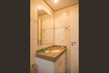 Apartamento à venda com 146m², 3 quartos e 3 vagas Apartamento à venda com 146m², 3 quartos e 3 vagasBanheiro Suíte 1