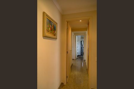 Apartamento à venda com 146m², 3 quartos e 3 vagas Apartamento à venda com 146m², 3 quartos e 3 vagasCorredor