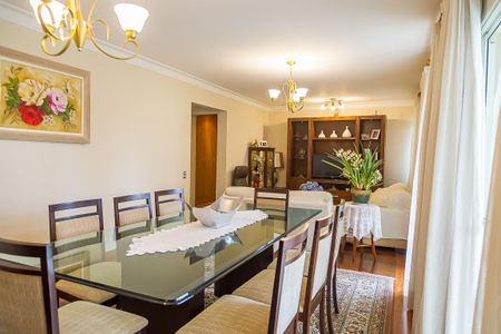 Apartamento à venda com 146m², 3 quartos e 3 vagas Apartamento à venda com 146m², 3 quartos e 3 vagasSala