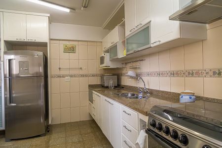 Apartamento à venda com 146m², 3 quartos e 3 vagas Apartamento à venda com 146m², 3 quartos e 3 vagasCozinha