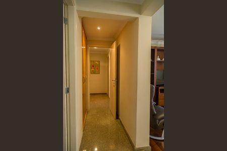 Apartamento à venda com 146m², 3 quartos e 3 vagas Apartamento à venda com 146m², 3 quartos e 3 vagasCorredor