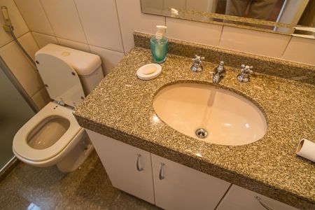 Apartamento à venda com 146m², 3 quartos e 3 vagas Apartamento à venda com 146m², 3 quartos e 3 vagasBanheiro Suíte 1