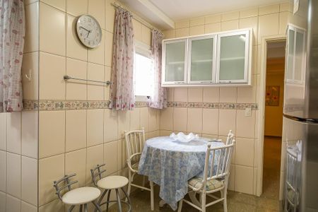 Apartamento à venda com 146m², 3 quartos e 3 vagas Apartamento à venda com 146m², 3 quartos e 3 vagasCozinha