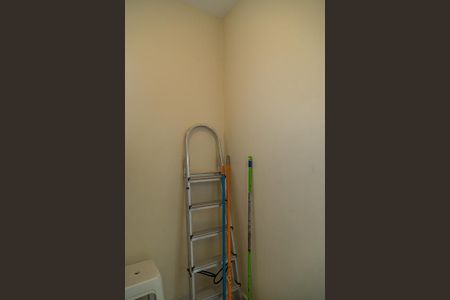 Apartamento à venda com 146m², 3 quartos e 3 vagas Apartamento à venda com 146m², 3 quartos e 3 vagasQuarto de Serviço