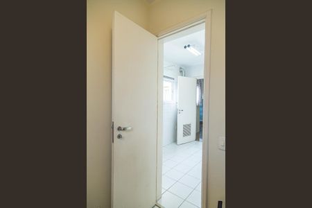 Apartamento à venda com 146m², 3 quartos e 3 vagas Apartamento à venda com 146m², 3 quartos e 3 vagasQuarto de Serviço