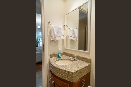 Apartamento à venda com 146m², 3 quartos e 3 vagas Apartamento à venda com 146m², 3 quartos e 3 vagasLavabo