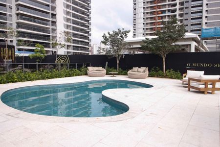 Apartamento para alugar com 265m², 3 quartos e 4 vagas Apartamento para alugar com 265m², 3 quartos e 4 vagasÁrea comum - Piscina