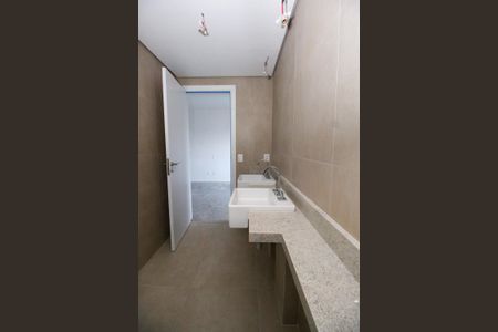 Apartamento para alugar com 265m², 3 quartos e 4 vagasBanheiro da Suíte 1