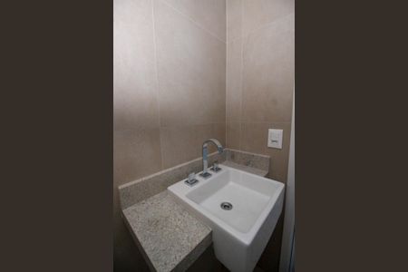 Apartamento para alugar com 265m², 3 quartos e 4 vagasBanheiro da Suíte 2