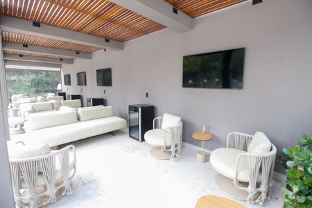 Apartamento para alugar com 265m², 3 quartos e 4 vagas Apartamento para alugar com 265m², 3 quartos e 4 vagasÁrea comum - Piscina