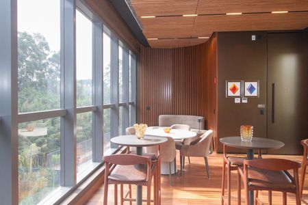 Apartamento para alugar com 265m², 3 quartos e 4 vagas Apartamento para alugar com 265m², 3 quartos e 4 vagasÁrea comum - Salão de festas