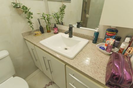 Apartamento à venda com 66m², 2 quartos e 1 vaga Apartamento à venda com 66m², 2 quartos e 1 vagaBanheiro