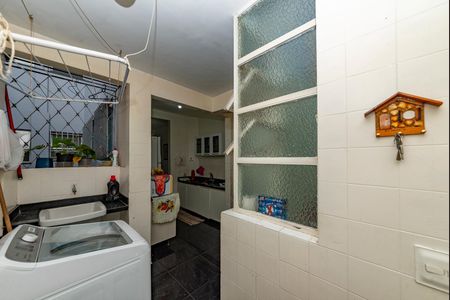 Apartamento à venda com 110m², 3 quartos e 1 vagaÁrea de Serviço