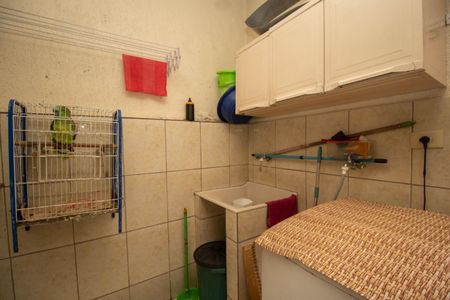 Casa à venda com 150m², 4 quartos e 1 vagaÁrea de Serviço