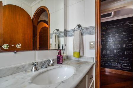 Apartamento à venda com 130m², 3 quartos e 2 vagasBanheiro Social