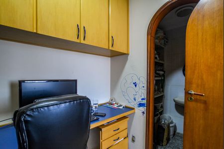 Apartamento à venda com 130m², 3 quartos e 2 vagasEscritório