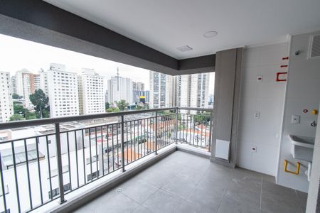 Apartamento à venda com 46m², 1 quarto e 1 vaga Apartamento à venda com 46m², 1 quarto e 1 vagaVaranda