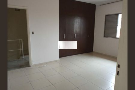 Casa à venda com 220m², 3 quartos e 2 vagas