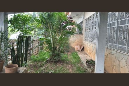 Casa à venda com 220m², 3 quartos e 2 vagas